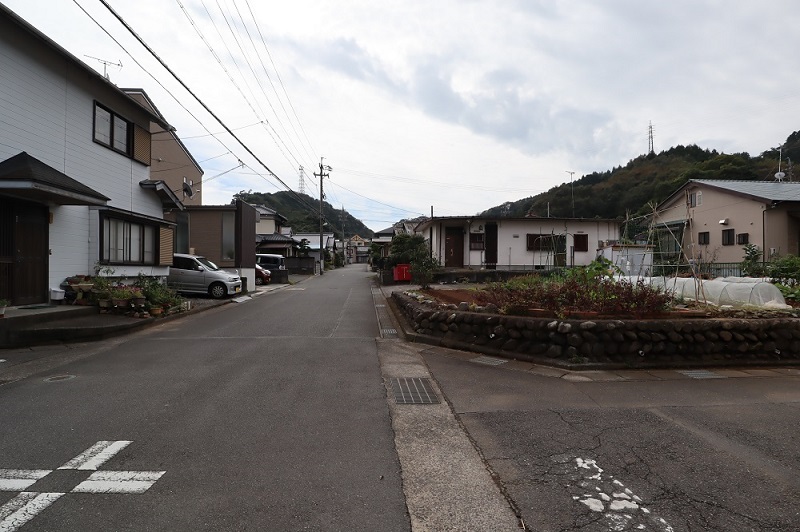 畑を解体して住宅用地として更地にします